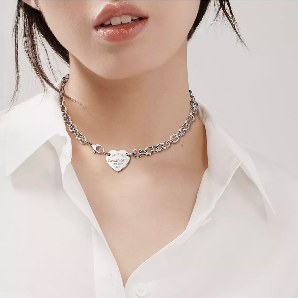 ISO‼️‼️‼️Tiffany heart tag chain link choker. Great used condition!